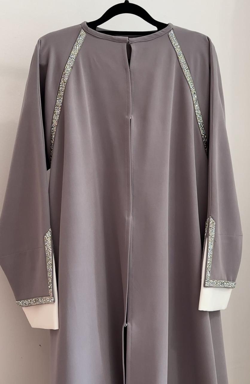 Silver Stream Elegance - The Radiance Abaya